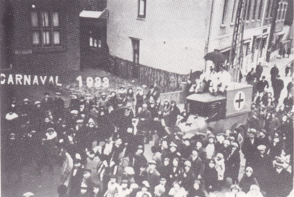 1933