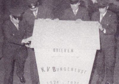 1975