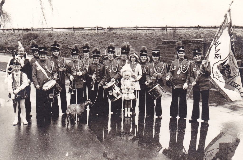 1977